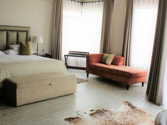 Room image 8