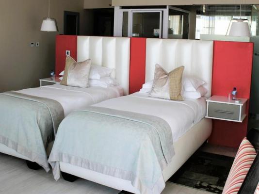 Room image 4