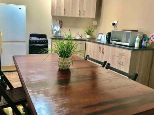 Authentic Newlands - Dining area