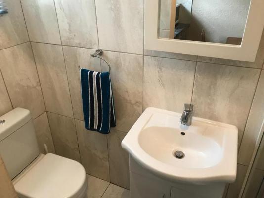 Room image 4