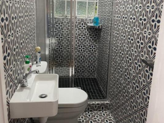 Room image 3