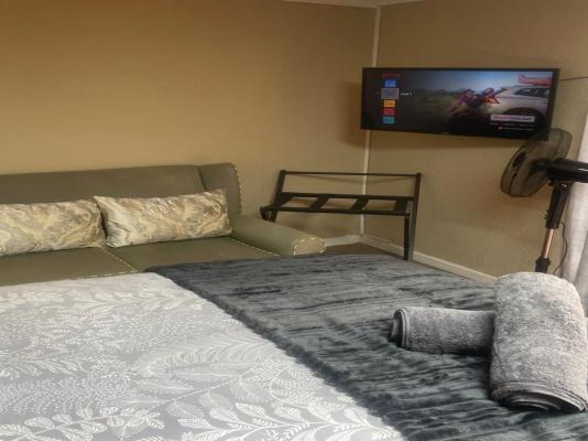 Room image 3