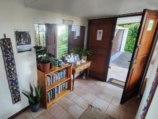 Panorama Guest House - Library 