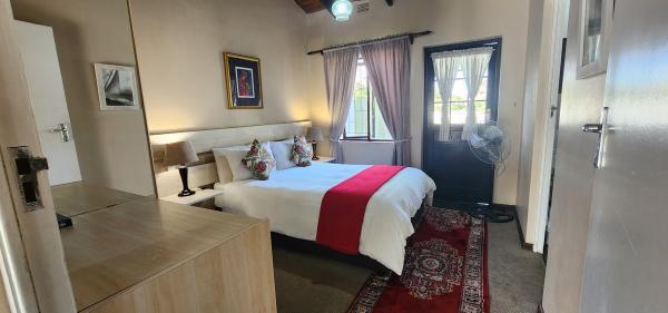 Room image 12