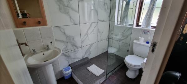 Room image 17