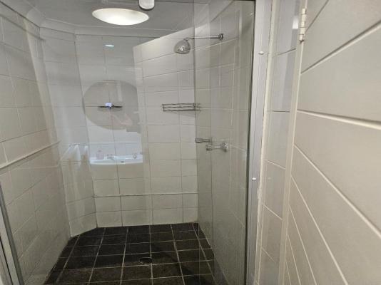 Room image 3