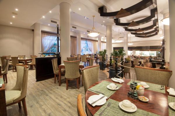 The Commodore Hotel - 277291