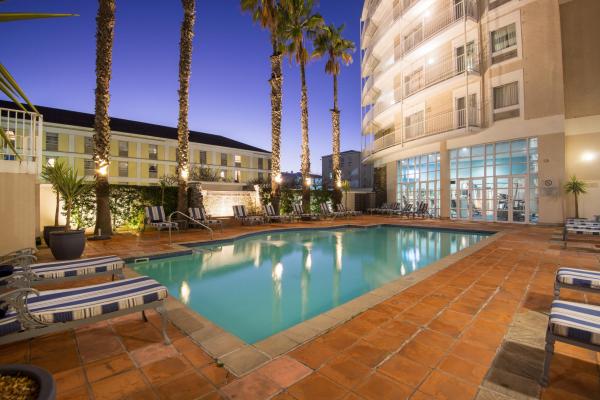 The Commodore Hotel - 277293