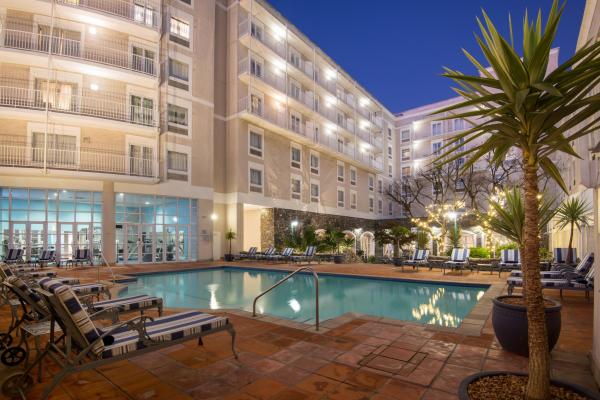 The Commodore Hotel - 277294