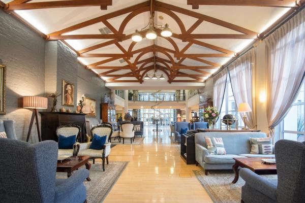 The Commodore Hotel - 277296