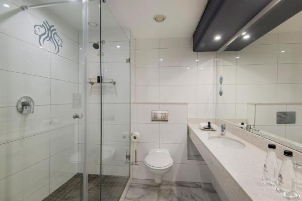 The Commodore Hotel - 277304