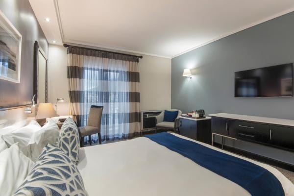 The Commodore Hotel - 277305