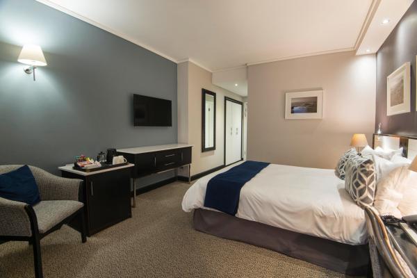 The Commodore Hotel - 277306
