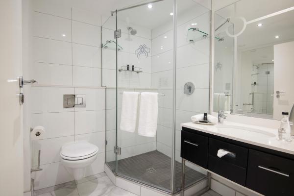 The Commodore Hotel - 277307