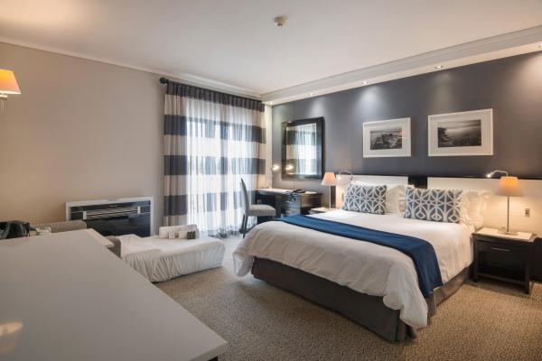The Commodore Hotel - 277311