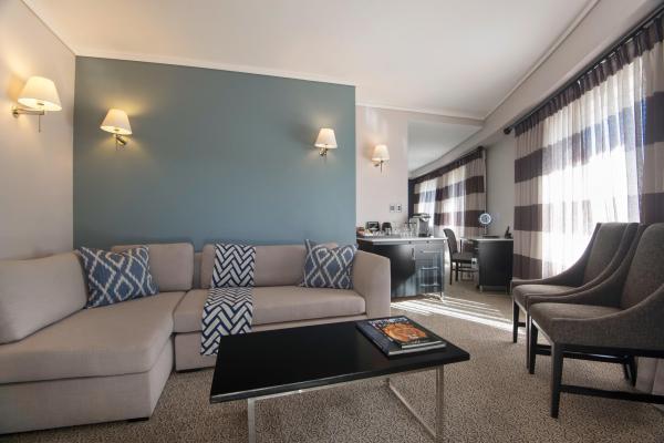 The Commodore Hotel - 277316