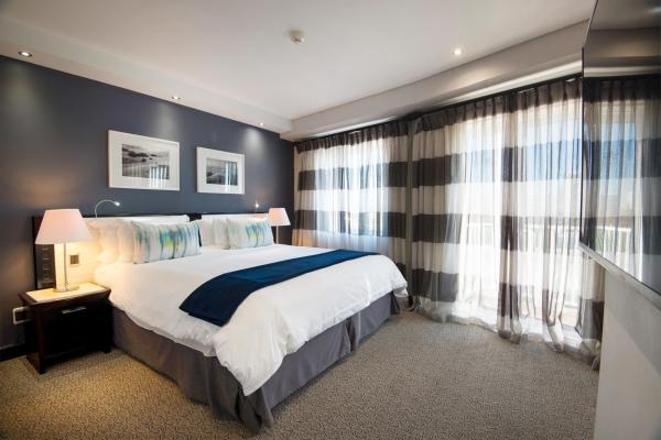 The Commodore Hotel - 277319