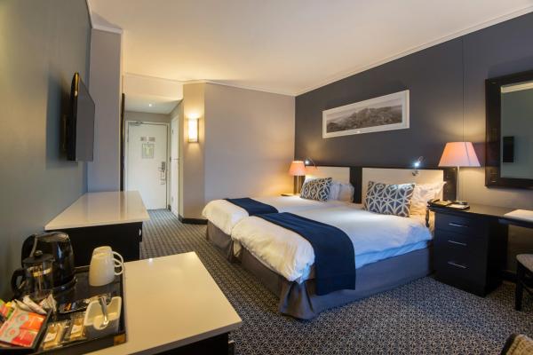 The Commodore Hotel - 277325
