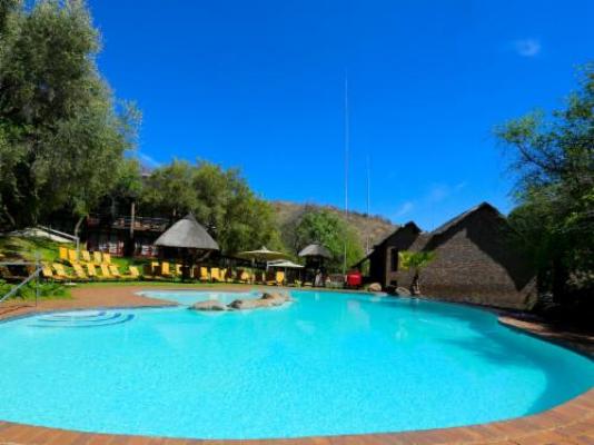 Bakubung Self-Catering Chalets - Swimming pool