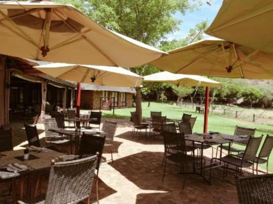 Bakubung Self-Catering Chalets - Dining area