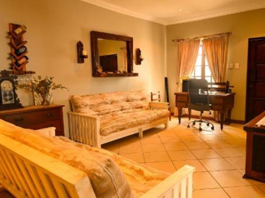 Skilpadvlei Accommodation - Living Room