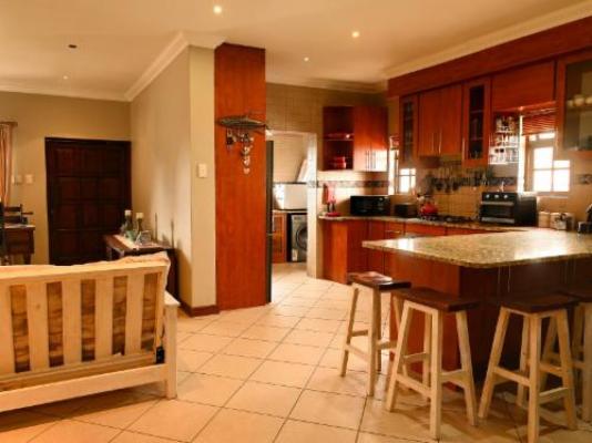 Skilpadvlei Accommodation - Breakfast area