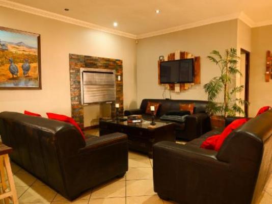 Skilpadvlei Accommodation - Living Room