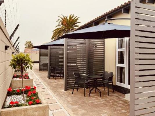 Sleeping Flamingo Self-Catering Accommodation - Facade or entrance