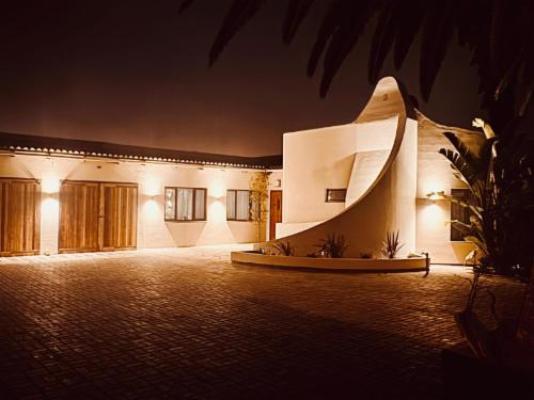 Sleeping Flamingo Self-Catering Accommodation - Property / Building