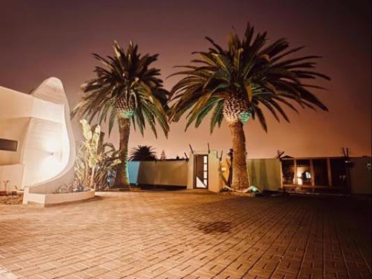 Sleeping Flamingo Self-Catering Accommodation - Facade or entrance