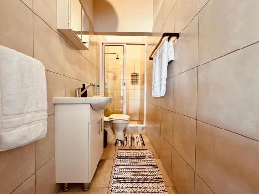 Sleeping Flamingo Self-Catering Accommodation - 277693