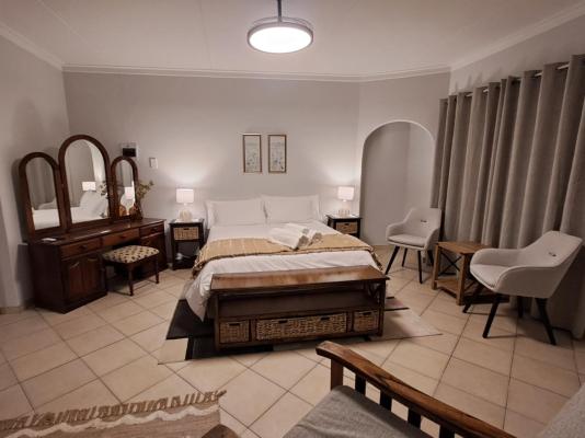 Sleeping Flamingo Self-Catering Accommodation - 277708