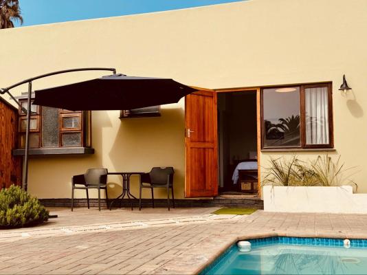 Sleeping Flamingo Self-Catering Accommodation - 277721