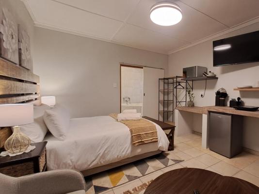 Sleeping Flamingo Self-Catering Accommodation - 277722