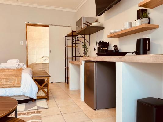 Sleeping Flamingo Self-Catering Accommodation - 277728