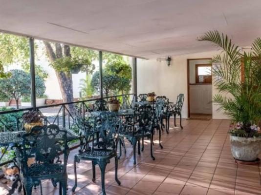 Atrium Guest House - Patio