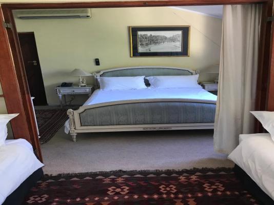 Auberge de Courtrai Guesthouse - 277870