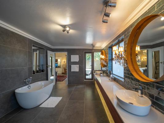 The Residence - 277922