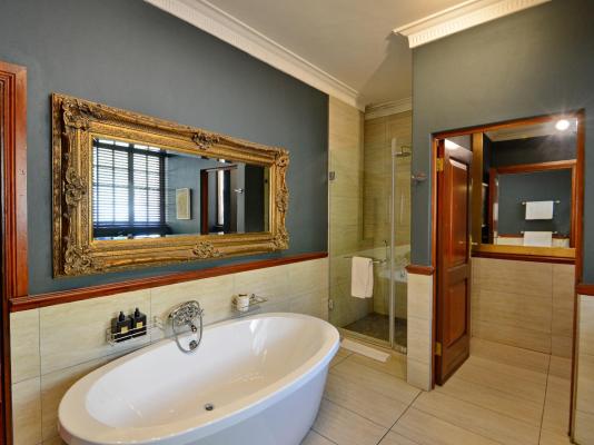 Room image 5