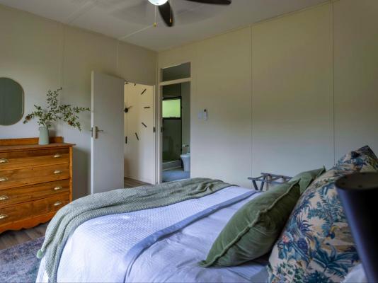 Room image 3