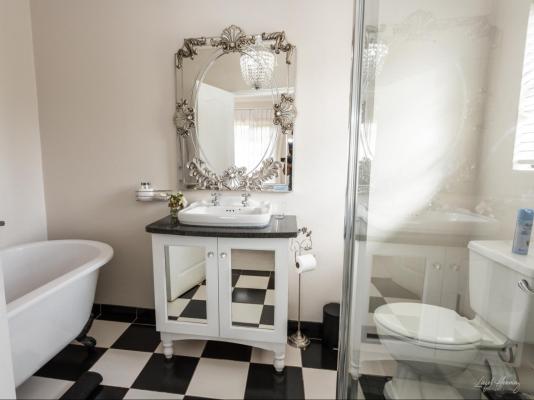 Room image 7