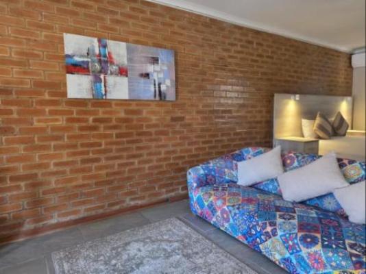 Thabazimbi Self-Catering Accommodation - Seating area