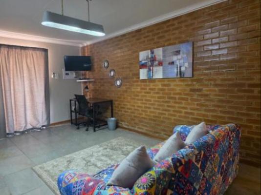 Thabazimbi Self-Catering Accommodation - TV and multimedia