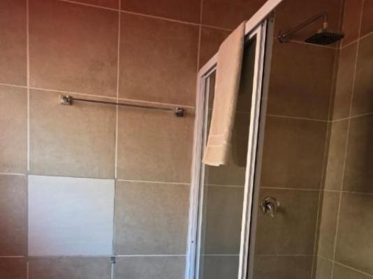 Thabazimbi Self-Catering Accommodation - Shower