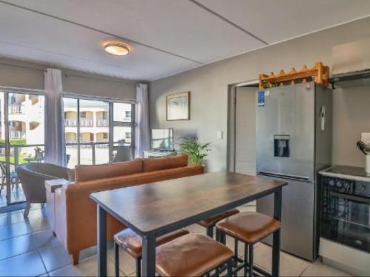 Coastal Arch - Dining area