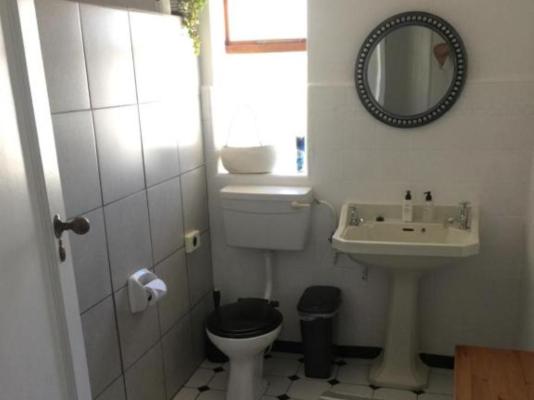 Room image 1