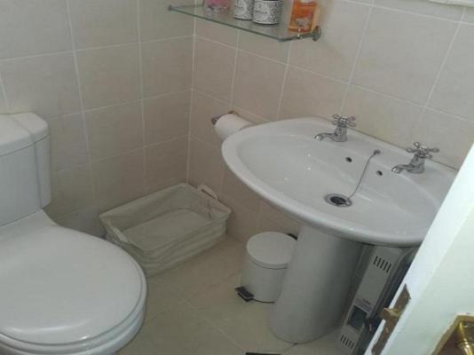 Room image 1