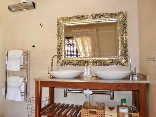 96 On Bree Guesthouse - 278670