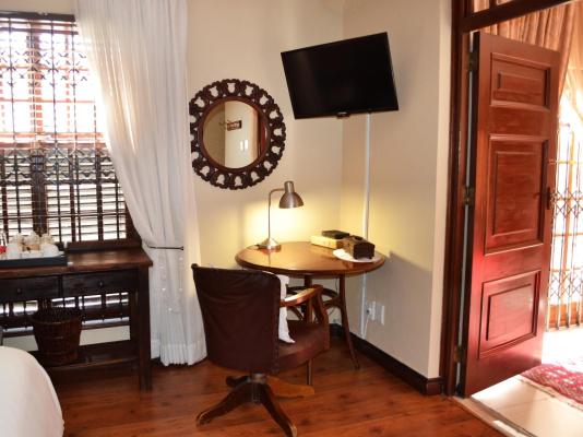 Room image 10