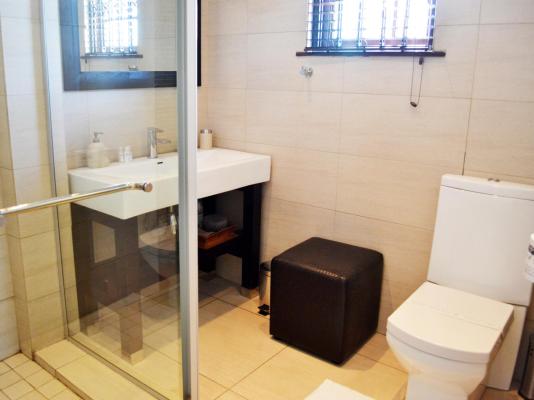 96 On Bree Guesthouse - 278707